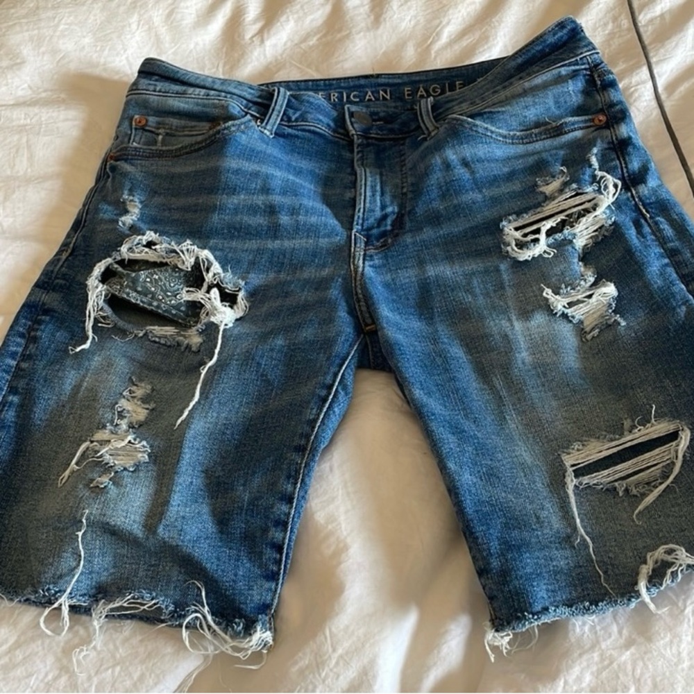 American Eagle distressed denim jean shorts